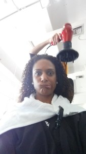 The correct way to diffuse your curls.